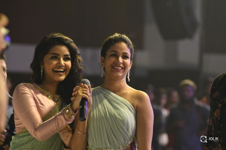 Vunnadhi-Okate-Zindagi-Movie-Audio-Launch